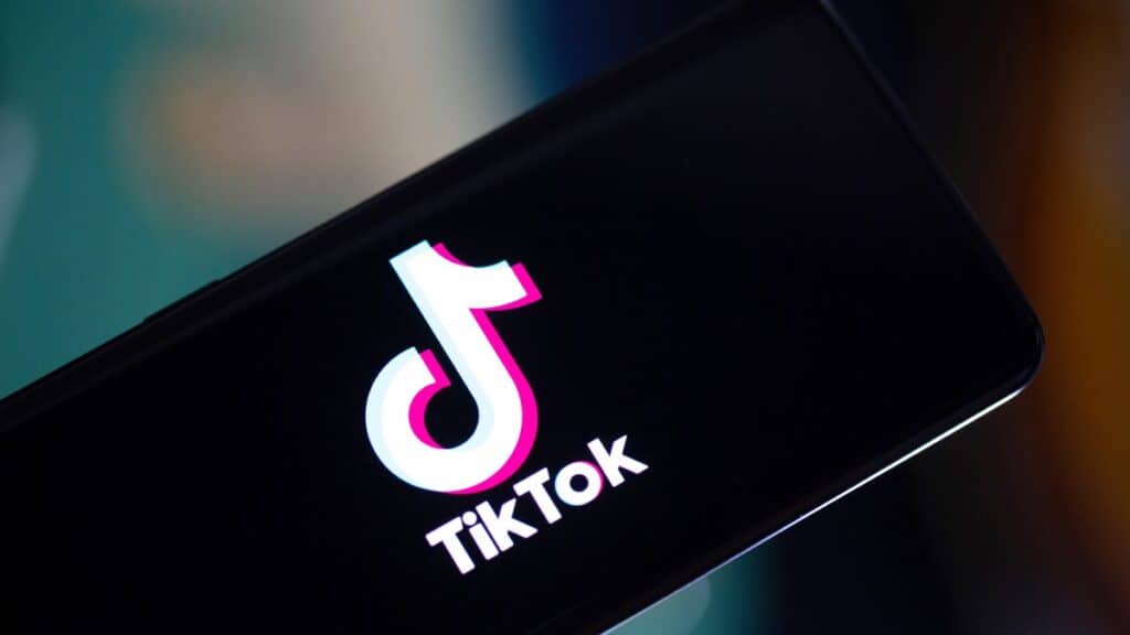 10 Super-Fast Tricks To Feature Your TikTok Video On The For You Page